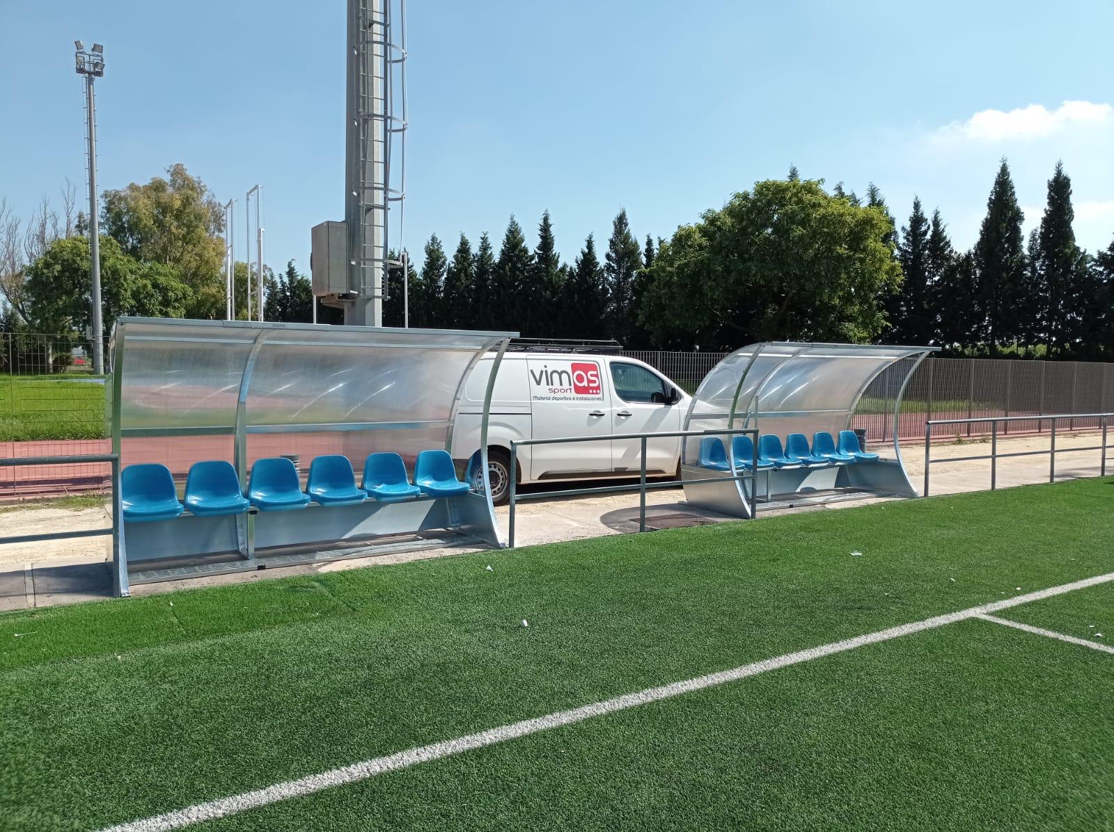 GRADAS Y BANQUILLOS DEPORTIVOS: SUMINISTRO E INSTALACIÓN
