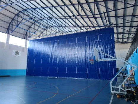 CORTINA DIVISORIA EN EL PABELLÓN DEL COLEGIO SAN CRISTOBAL (CASTELLÓN)
